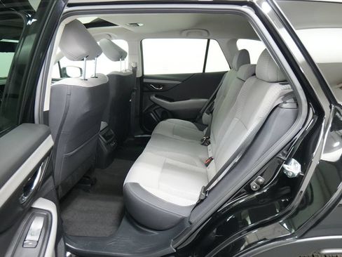 Used 2021 Subaru Outback Premium AWD/4WD image 17