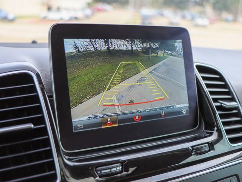 Used 2018 Mercedes-Benz GLE 350 w/ Premium 1 Package image 50