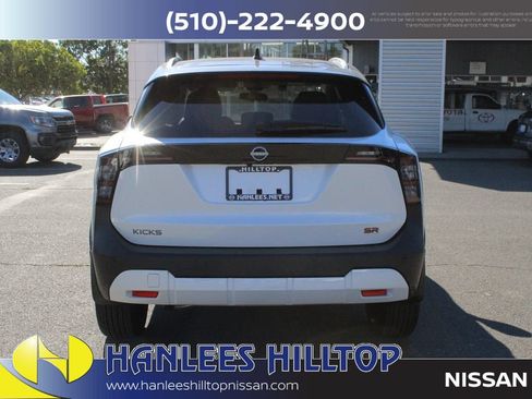 New 2025 Nissan Kicks SR FWD image 8