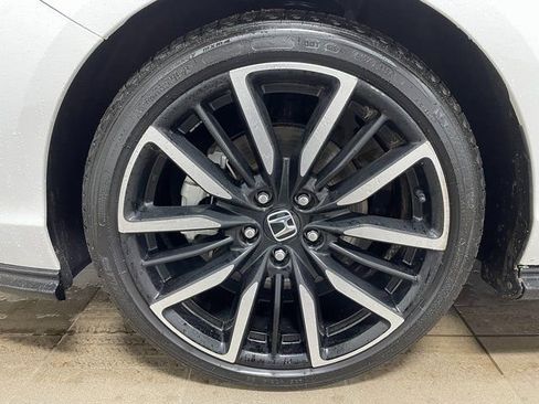 Used 2024 Honda Accord Touring image 7