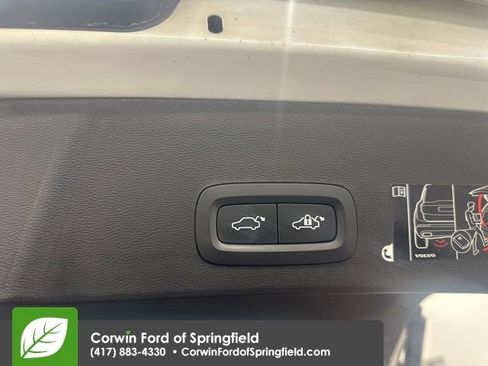 Used 2021 Volvo XC40 T5 R-Design w/ Protection Package Premier image 18