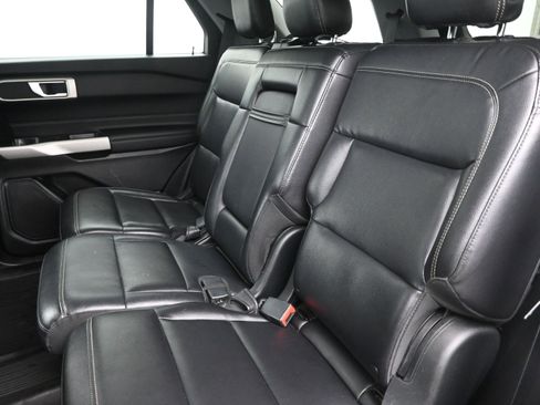 Used 2020 Ford Explorer XLT w/ Equipment Group 202A image 22