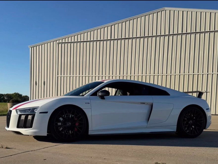Used 2018 Audi R8 V10 RWD image 5