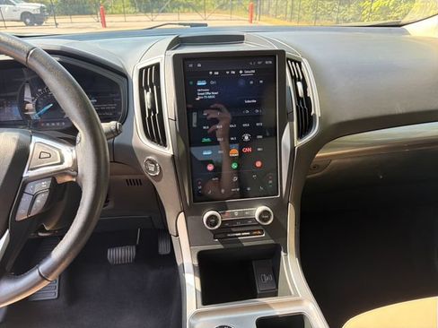 Used 2024 Ford Edge SEL AWD/4WD image 20