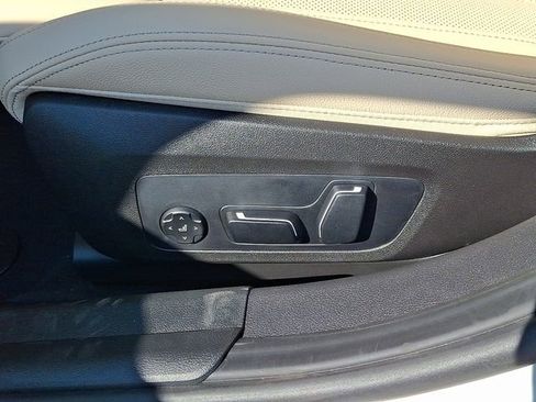 Certified 2025 BMW 330i xDrive Sedan w/ Convenience Package image 14