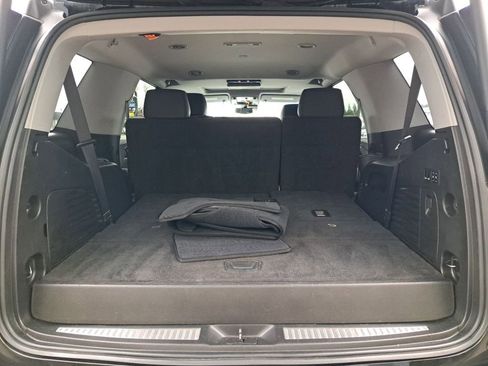 Used 2018 Cadillac Escalade Luxury image 29