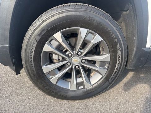 Used 2025 Chevrolet Equinox LT FWD image 9