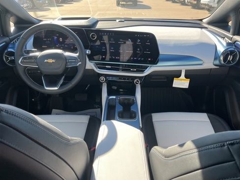 New 2026 Chevrolet Equinox EV LT image 46