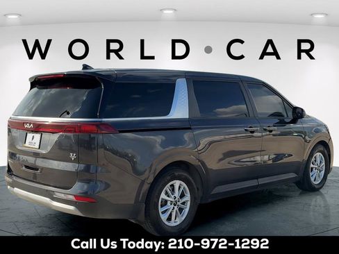 Used 2023 Kia Carnival LX FWD image 13
