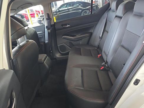 Used 2025 Nissan Altima 2.5 SR FWD image 12