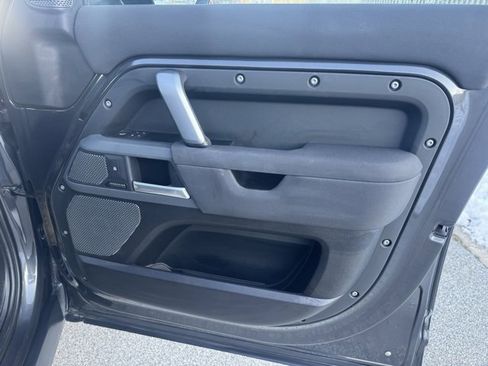 Used 2023 Land Rover Defender 110 X-Dynamic SE image 32