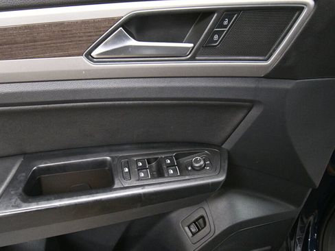 Used 2019 Volkswagen Atlas SE w/ Panoramic Sunroof Package image 12