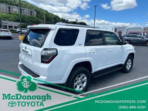 Used 2016 Toyota 4Runner SR5 Premium AWD/4WD image 4
