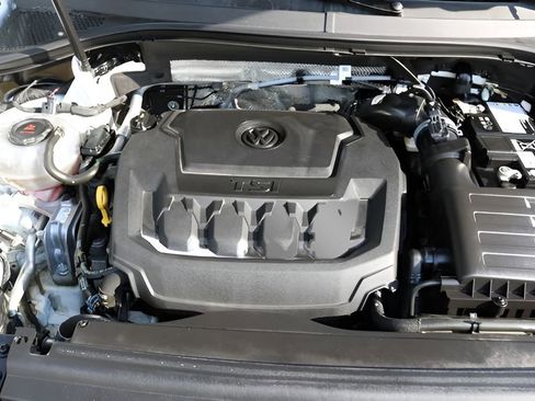 Used 2024 Volkswagen Tiguan Wolfsburg Edition image 10