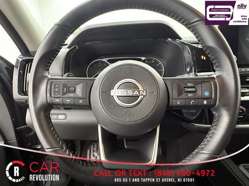 Used 2025 Nissan Pathfinder SV AWD/4WD image 31