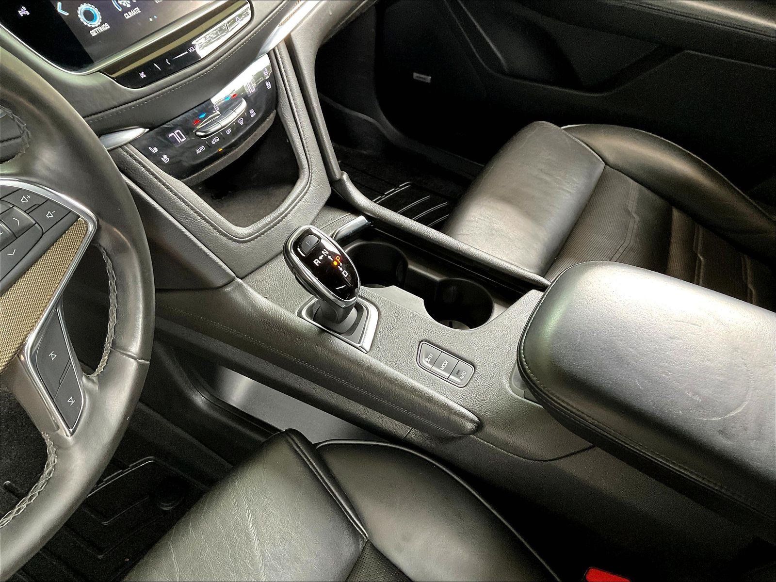 Used 2019 Cadillac XT5 Platinum AWD/4WD image 18