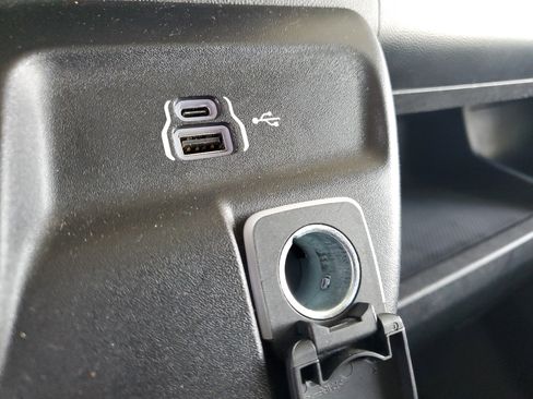 Used 2025 RAM ProMaster 2500 w/ Convenience Group FWD image 28