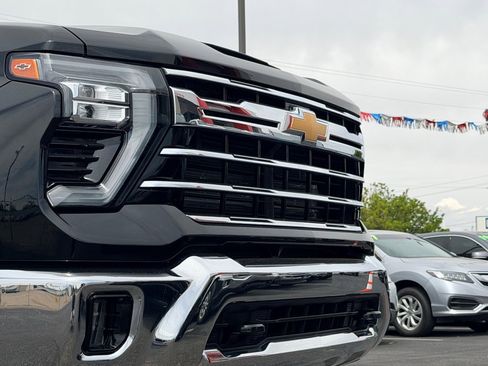 Used 2024 Chevrolet Silverado 2500 LTZ image 58