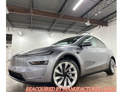 Used 2026 Tesla Model Y Long Range AWD/4WD image 1