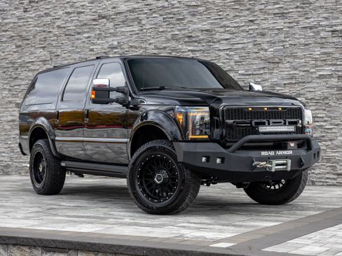 Used 2016 Ford F250 King Ranch w/ King Ranch w/Chrome Package image 2