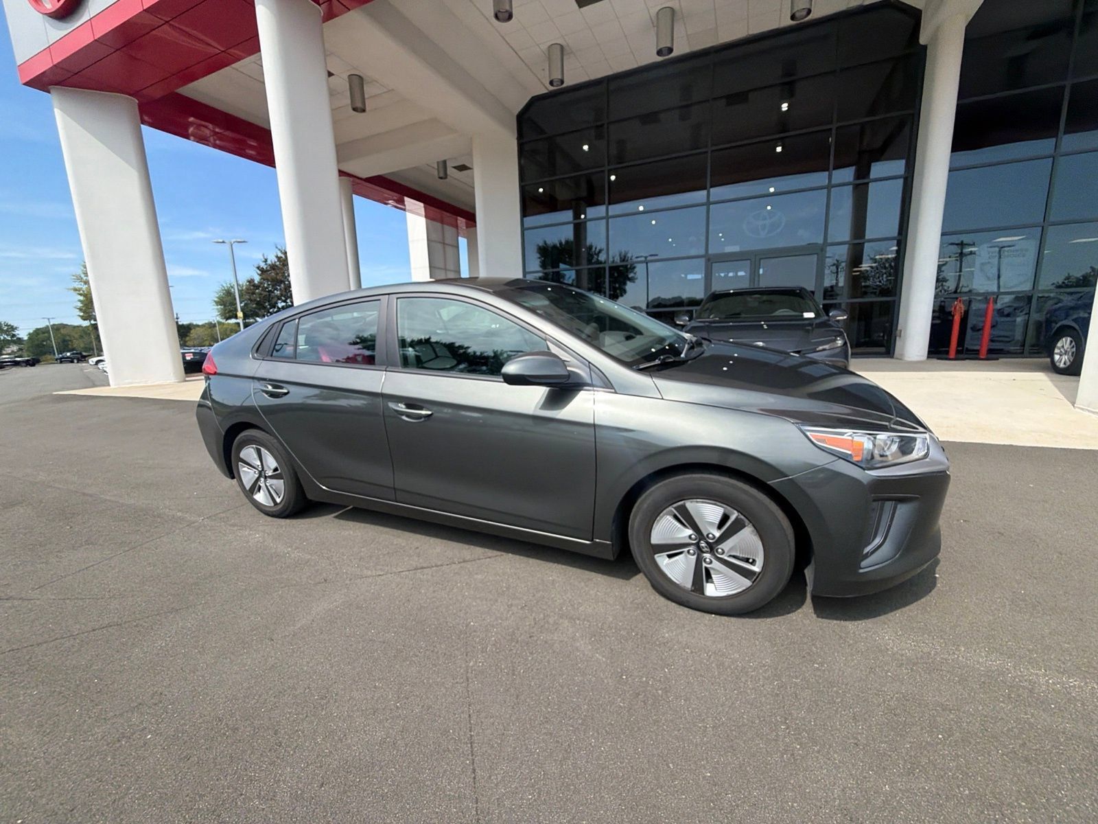Used 2022 Hyundai Ioniq Blue FWD image 8