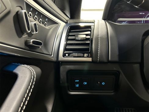 Used 2022 Jaguar F-TYPE R-Dynamic image 18