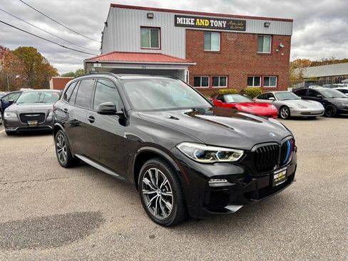 Used 2019 BMW X5 xDrive50i w/ M Sport Package image 3