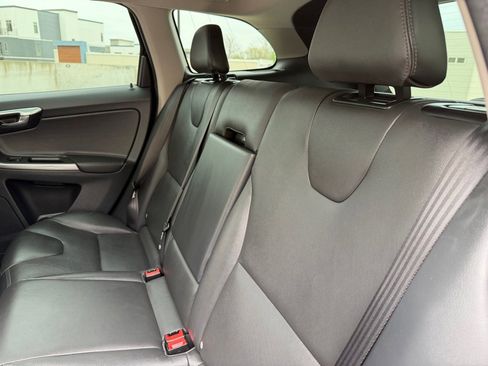 Used 2016 Volvo XC60 T5 Premier image 19