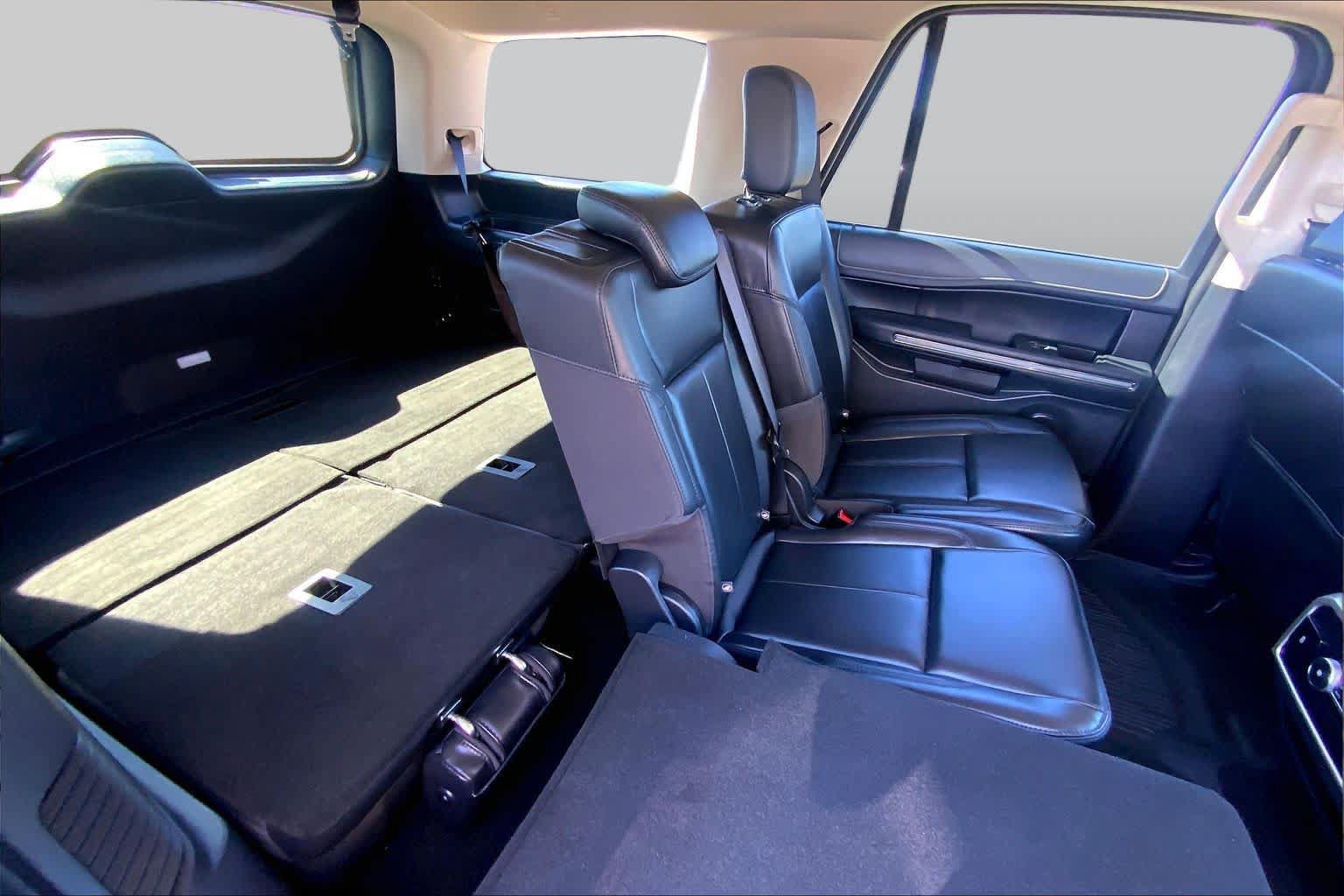 Used 2024 Ford Expedition XLT RWD image 18