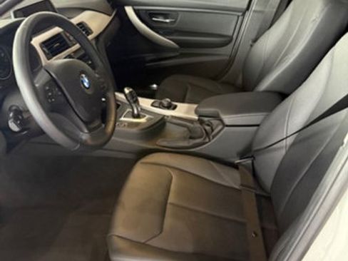 Used 2018 BMW 320i xDrive Sedan image 7