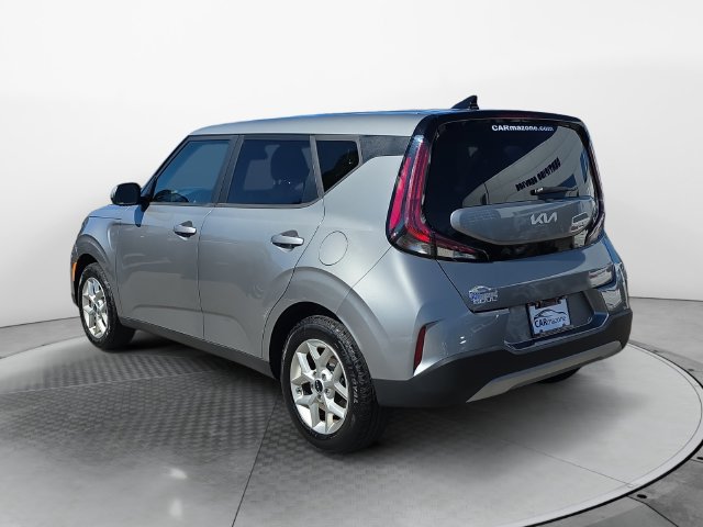 Used 2024 Kia Soul LX w/ Option Group 015 FWD image 3