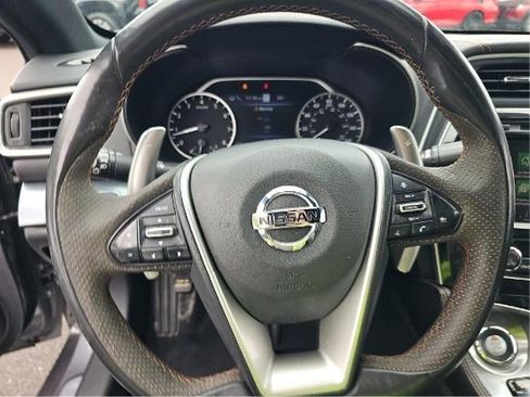 Used 2020 Nissan Maxima SR w/ Sport Mat Group FWD image 6