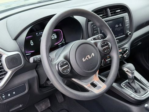 Used 2024 Kia Soul LX w/ Option Group 015 image 18