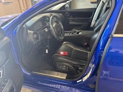 Used 2017 Jaguar XJ R-Sport RWD image 5