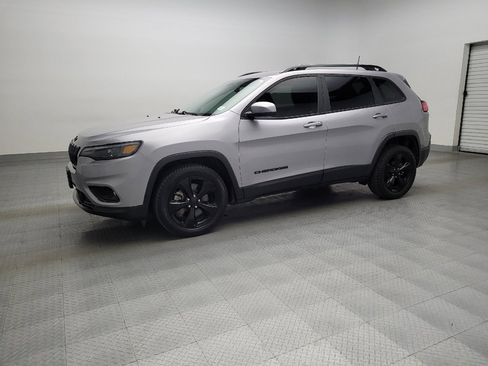 Used 2020 Jeep Cherokee Latitude Plus image 2