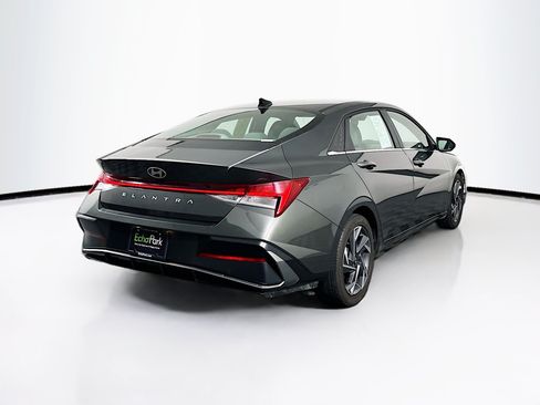 Used 2025 Hyundai Elantra SEL FWD image 9