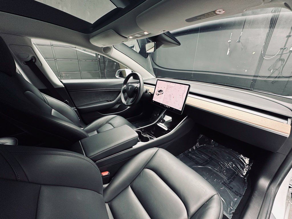 Used 2018 Tesla Model 3 Long Range RWD image 18