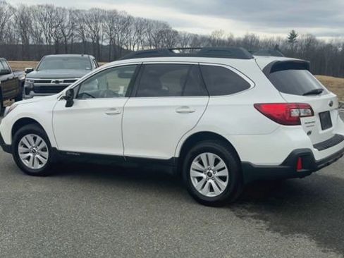 Used 2019 Subaru Outback 2.5i Premium AWD/4WD image 6