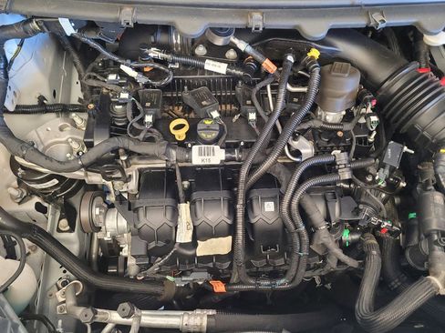 Used 2020 Ford Edge SE image 30