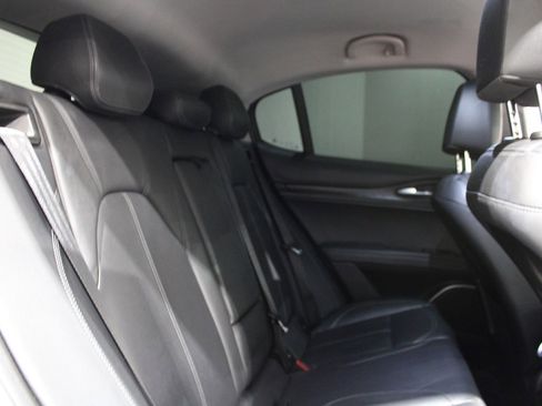 Used 2018 Alfa Romeo Stelvio Base image 15