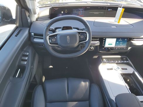 New 2025 Lincoln Navigator L Reserve AWD/4WD image 16