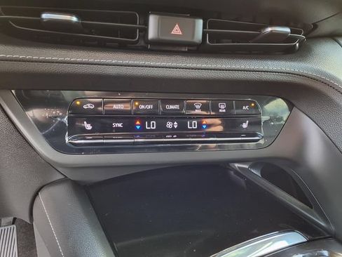 Used 2023 Buick Envision Essence FWD image 57