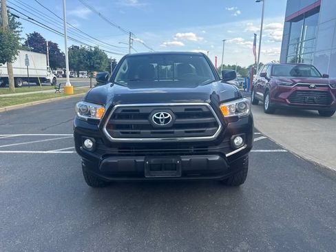 Used 2017 Toyota Tacoma SR5 w/ Tow Package AWD/4WD image 8