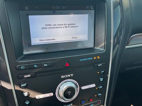 Used 2019 Ford Explorer Platinum AWD/4WD image 14