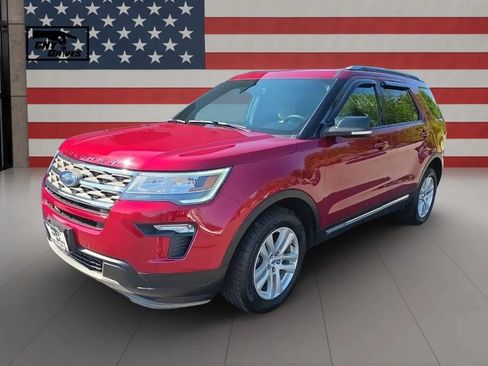 Used 2018 Ford Explorer XLT w/ Equipment Group 202A AWD/4WD image 1
