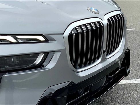 Used 2025 BMW X7 xDrive40i w/ Executive Package image 61