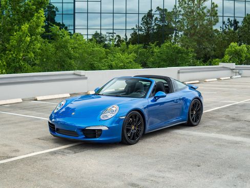 Used 2015 Porsche 911 Targa 4S w/ Sport Chrono Package AWD/4WD image 17