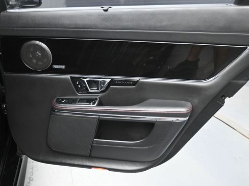 Used 2014 Jaguar XJ R LWB RWD image 30