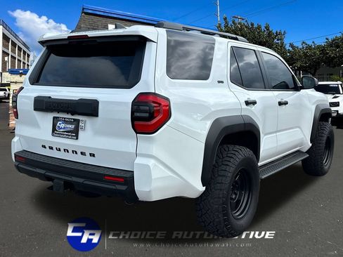 Used 2026 Toyota 4Runner SR5 AWD/4WD image 7