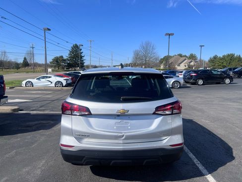 Used 2022 Chevrolet Equinox LS AWD/4WD image 6